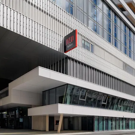 Radisson Red 4*