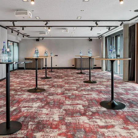 Radisson Red