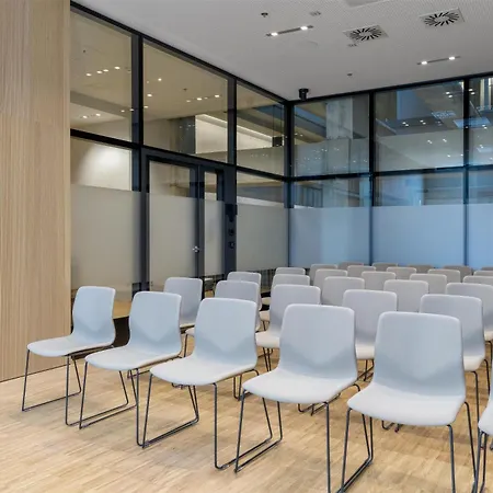 Radisson Red 4*