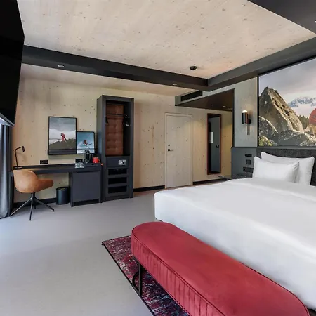 Radisson Red 4*